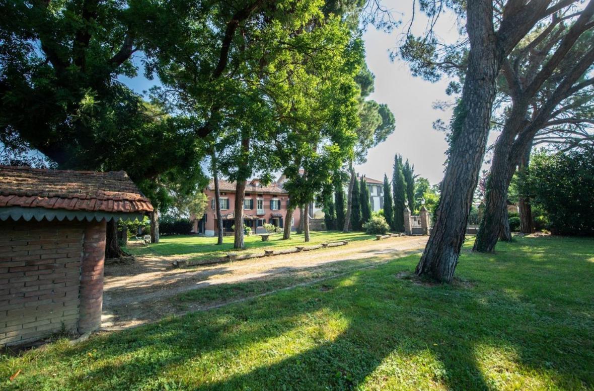 Villa Ottocentesca Immersa Nel Verde Montecavolo Eksteriør bilde